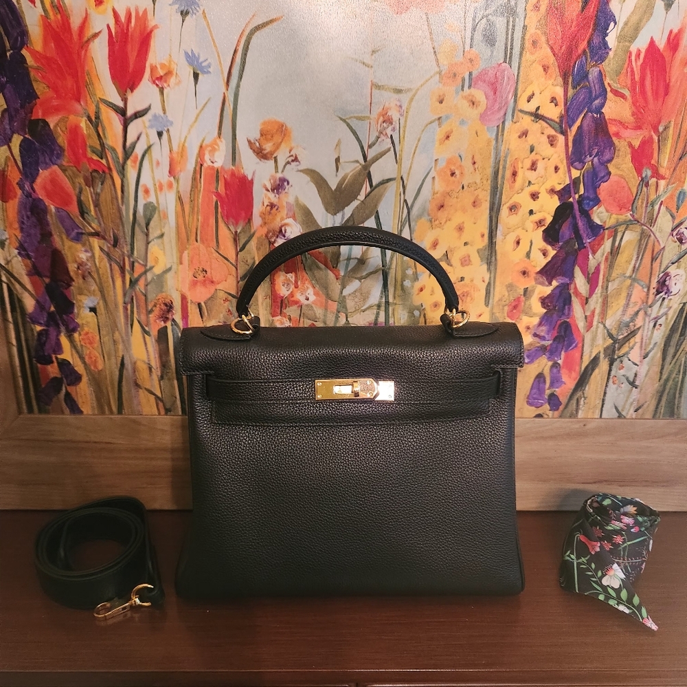 Black Kelly 28 style handbag